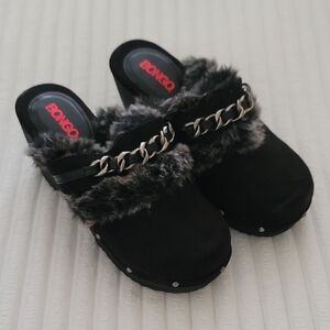 NWT Bongo Women's Black Fur-Trimmed Clogs
